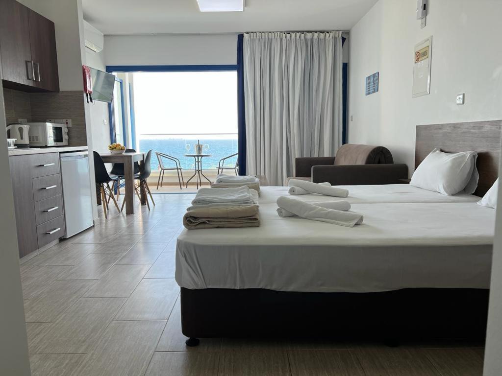 Governors Beach Panayiotis Aparthotel ภายนอก รูปภาพ